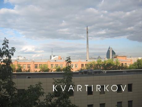 Квартира на Хохрякова, 100, Екатеринбург - квартира посуточно