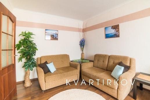 Тёплая квартира Шаумяна, 86, Екатеринбург - квартира посуточно