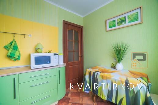 Тёплая квартира Шаумяна, 86, Екатеринбург - квартира посуточно