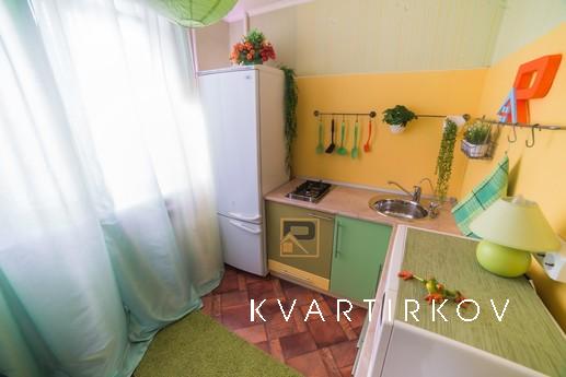 Тёплая квартира Шаумяна, 86, Екатеринбург - квартира посуточно