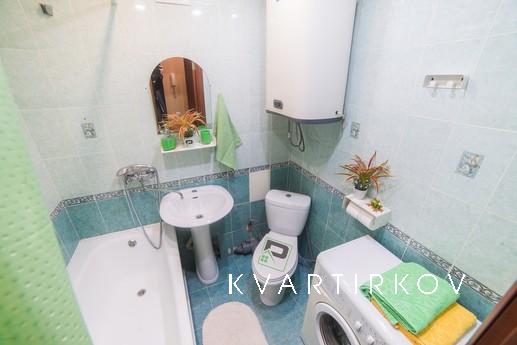 Тёплая квартира Шаумяна, 86, Екатеринбург - квартира посуточно