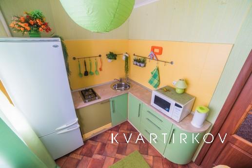 Тёплая квартира Шаумяна, 86, Екатеринбург - квартира посуточно