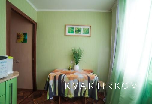 Тёплая квартира Шаумяна, 86, Екатеринбург - квартира посуточно