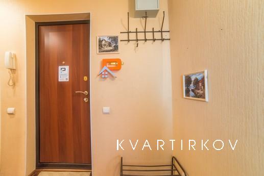 Тёплая квартира Шаумяна, 86, Екатеринбург - квартира посуточно