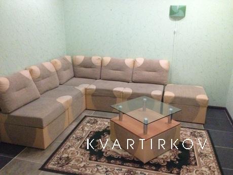 Large apartment suites at HPU in the &qu, Simferopol - apartment by the day