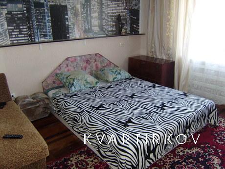 Rent an apartment in the center of Berdyansk, close to car p