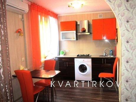 Bright apartment in the center of Kherso, Kherson - apartment by the day