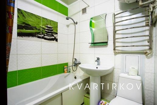 Bright apartment in the center of Kherso, Kherson - apartment by the day