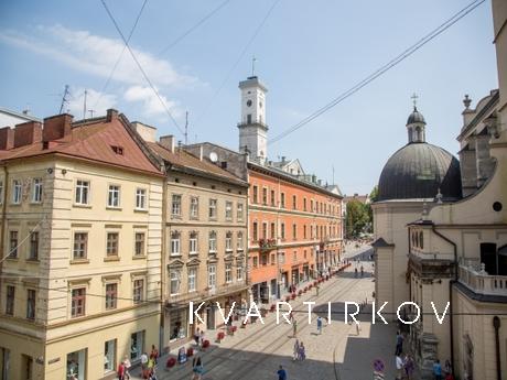 Apartment on the Market Square, Lviv - apartment by the day