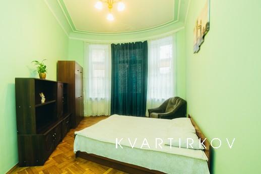 3 кімнатна квартира в центрі Львова, Львів - квартира подобово