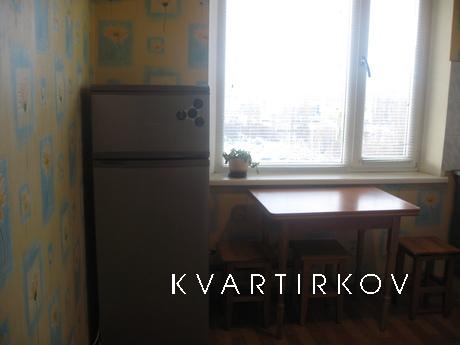 near the  metro 'Heroes of Labour', Kharkiv - apartment by the day