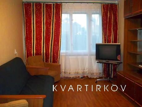 3 rooms apartment near metro Ozerki, Saint Petersburg - apartment by the day