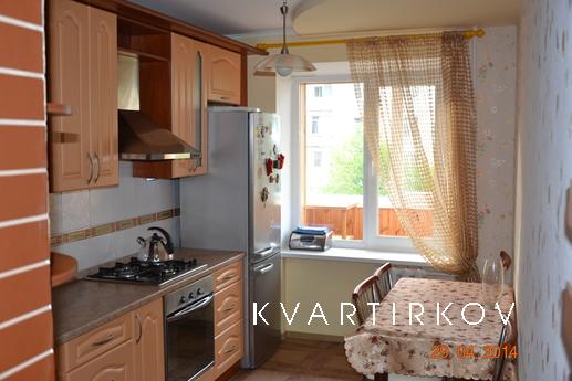 Luxurious apartment in the city center, Chernihiv - apartment by the day