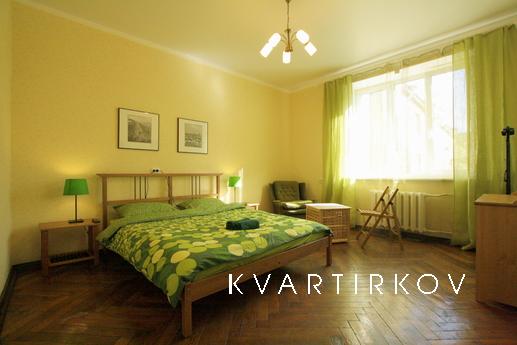 Rooms for rent in the heart of St. Petersburg. I suggest you