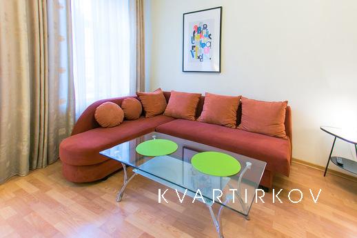 Daily Nevsky Prospect d 77, Saint Petersburg - apartment by the day