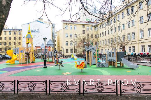 Daily Nevsky Prospect d 77, Saint Petersburg - apartment by the day