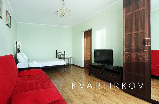 От метро ВДНХ - 10 минут пешком.
Квартира находится на 4 эта