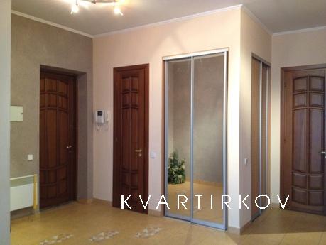 VIP-Q3 Center, Circus, Dmytrivs'ka,13а, Kyiv - apartment by the day