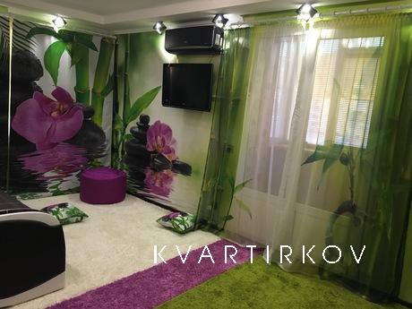 Stylish apartment on the Kerch promenade, Kerch - apartment by the day