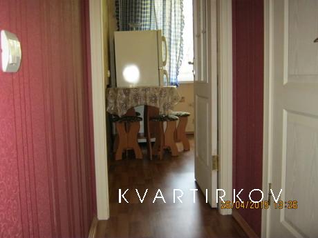 One-bedroom apartment near the sea, Kerch - apartment by the day