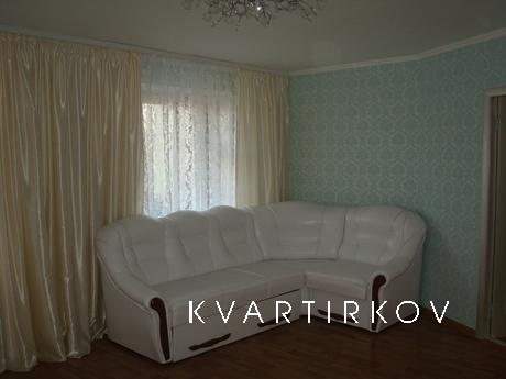 2 bedroom apartment in the center, redecorating, furnished, 