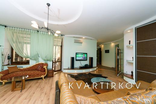 Two-room  Luxury apartments, Kyiv - apartment by the day