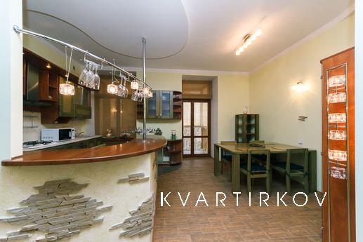 Two-room  Luxury apartments, Kyiv - apartment by the day