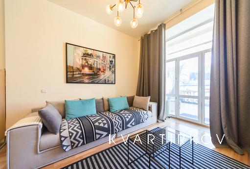 Apartment with a terrace on Khreshchatyk, Kyiv - apartment by the day