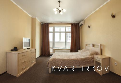 Чистая и уютная квартира с хорошим ремонтом.
Две минуты ходь