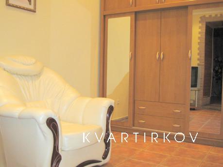 2 k apartment for rent in the center of, Odessa - apartment by the day