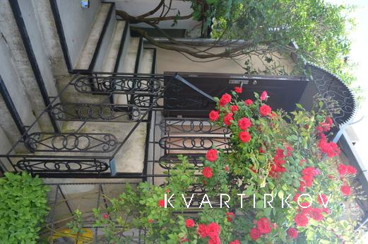 2 bedroom house Kirova, Yevpatoriya - apartment by the day