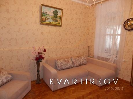Rent 2-bedroom apartment in Alupka, Alupka - apartment by the day