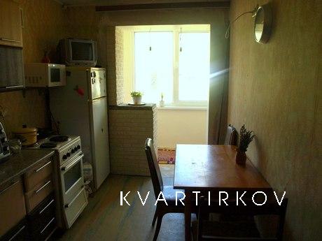 Apartment overlooking the sea and mounta, Alupka - apartment by the day