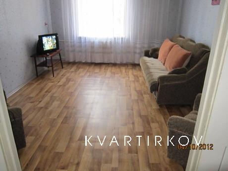 2 bedroom apartment 97 square, Krivoy Rog - apartment by the day