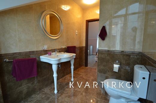 Private house Riviera in Alushta, Alushta - apartment by the day