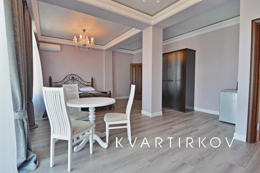 Private house Riviera in Alushta, Alushta - apartment by the day
