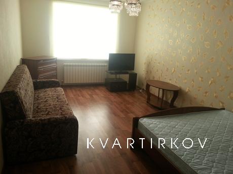 Квартира знаходиться в новому цегляному будинку з індивідуал