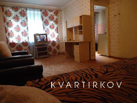 Затишна, тепла, чиста, домашня, доглянута квартірка.Теплий п