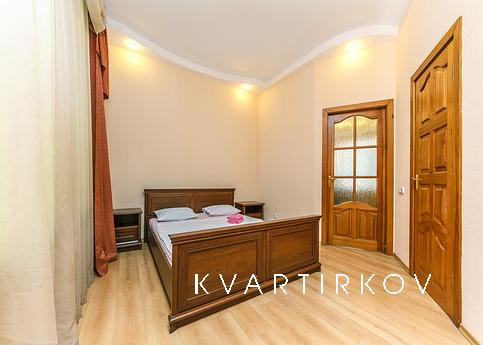 Comfortable two-bedroom apartment near, Kyiv - apartment by the day