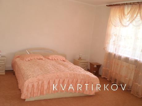 Znahoditsya apartment on the first in a new poversі budinku,