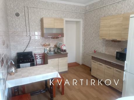 Кімнати в маленькому будинку без господа, Берегово - квартира посуточно