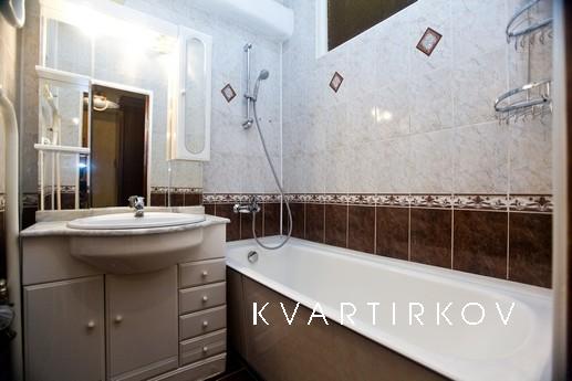 Cozy 2 bedroom apartment (025), Moscow - apartment by the day