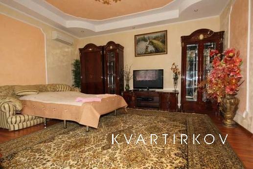 Mini-hotel 'Paradise', Yalta - apartment by the day
