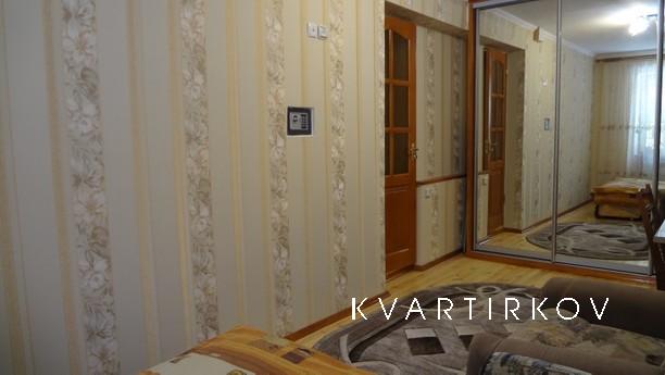 2 rooms apartment 10minutes from the sea, Alushta - apartment by the day