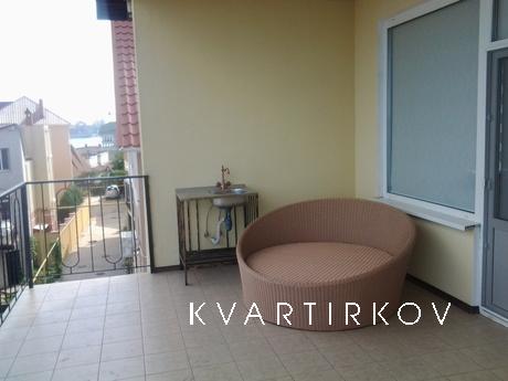 Large comfortable house with a sea view, Odessa - apartment by the day