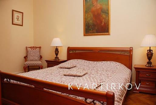 VIP apartment in the center, Kyiv - apartment by the day