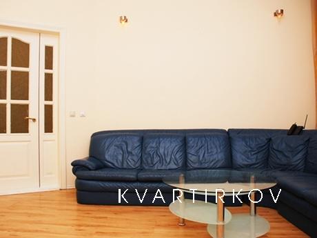VIP apartment in the center of the day, Kyiv - apartment by the day