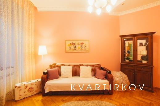 2-bedroom apartment in the heart, Lviv - apartment by the day