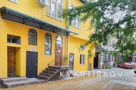 Красиві апартаменти з балконом біля Де, Одеса - квартира подобово