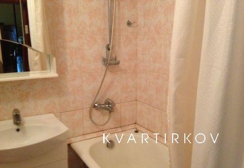 Цена от 2000 руб/сутки до 3400 руб/сутки в зависимости от ко